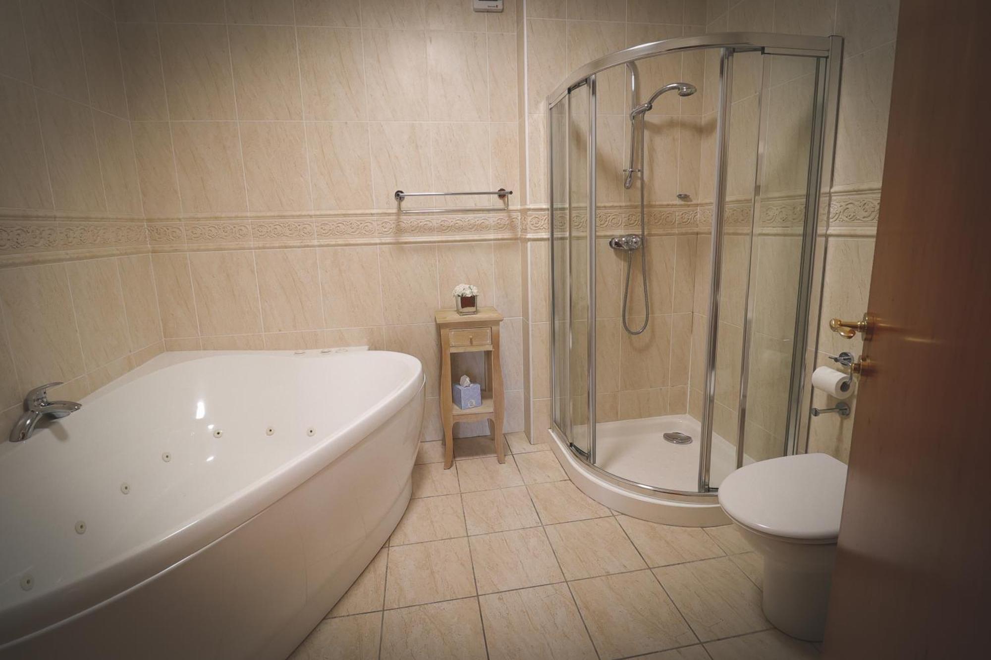 O'Neill Arms Hotel Toome المظهر الخارجي الصورة